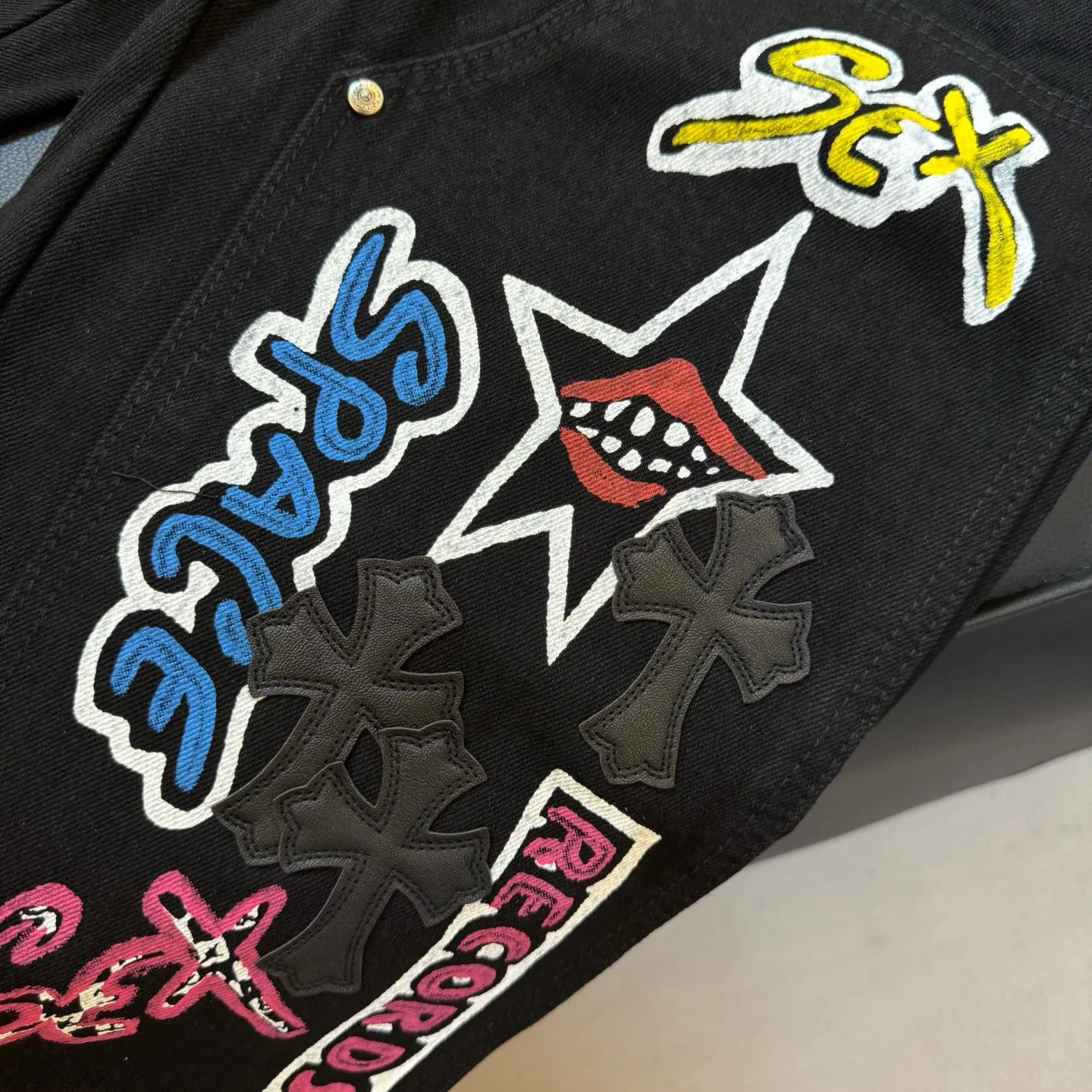 P280 Style number: D337 CHROME HEARTSChrome HeartSex Records graffiti overalls #Chrome Heart SIZE#28-36(S M L 36 pants length 108 waist 92 hips 140
